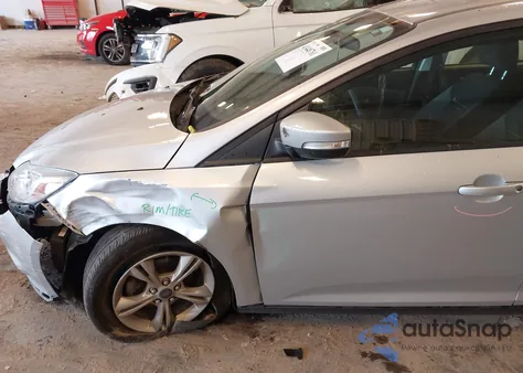 2013 Ford Focus Se z USA, uszkodzony, nr VIN 1FADP3K25DL351395